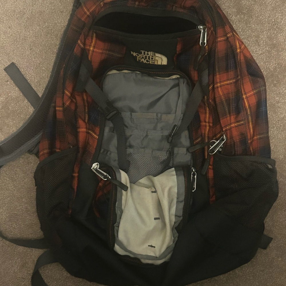 2010 northface heckler backpack - Picture 3 of 5